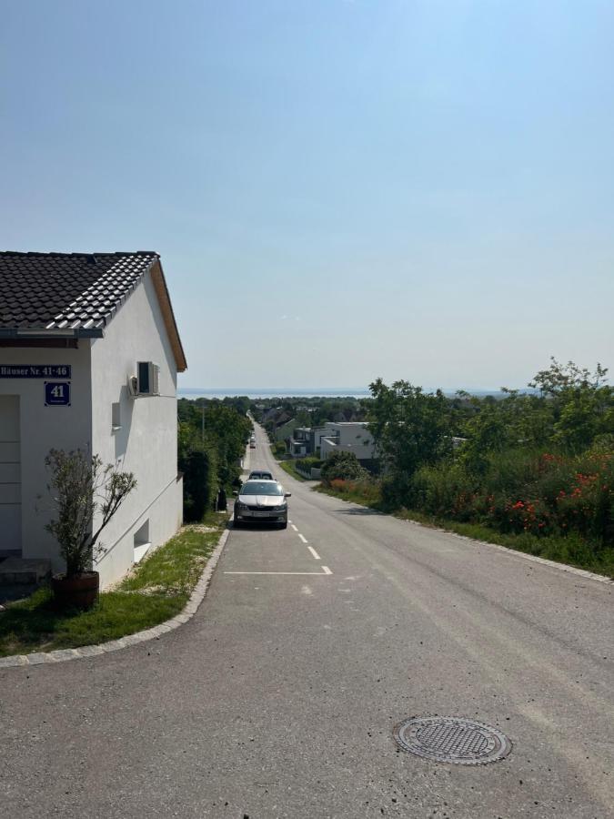 Villa Haus Karner à Neusiedl am See Extérieur photo